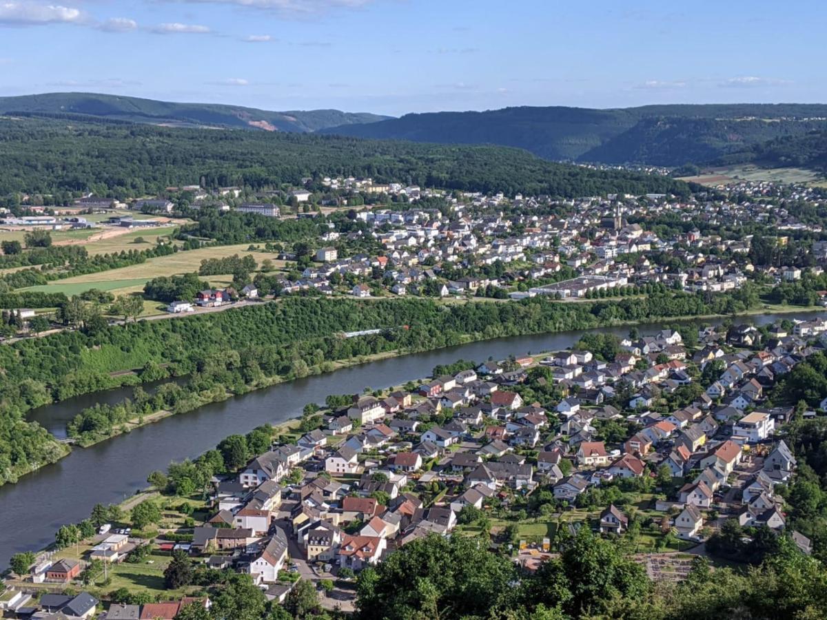 Gemuetliche 90 Qm Wohnung In Saarburg, Zentral Gelegen, Garten Mit Aussicht, Separater Eingang エクステリア 写真