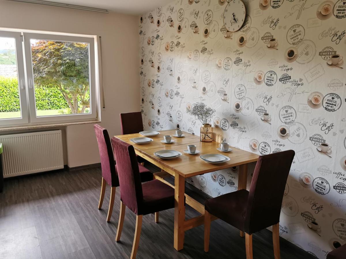 Gemuetliche 90 Qm Wohnung In Saarburg, Zentral Gelegen, Garten Mit Aussicht, Separater Eingang エクステリア 写真